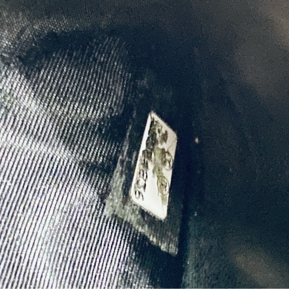 CHANEL caviar skin compact wallet - Picture 11 of 15